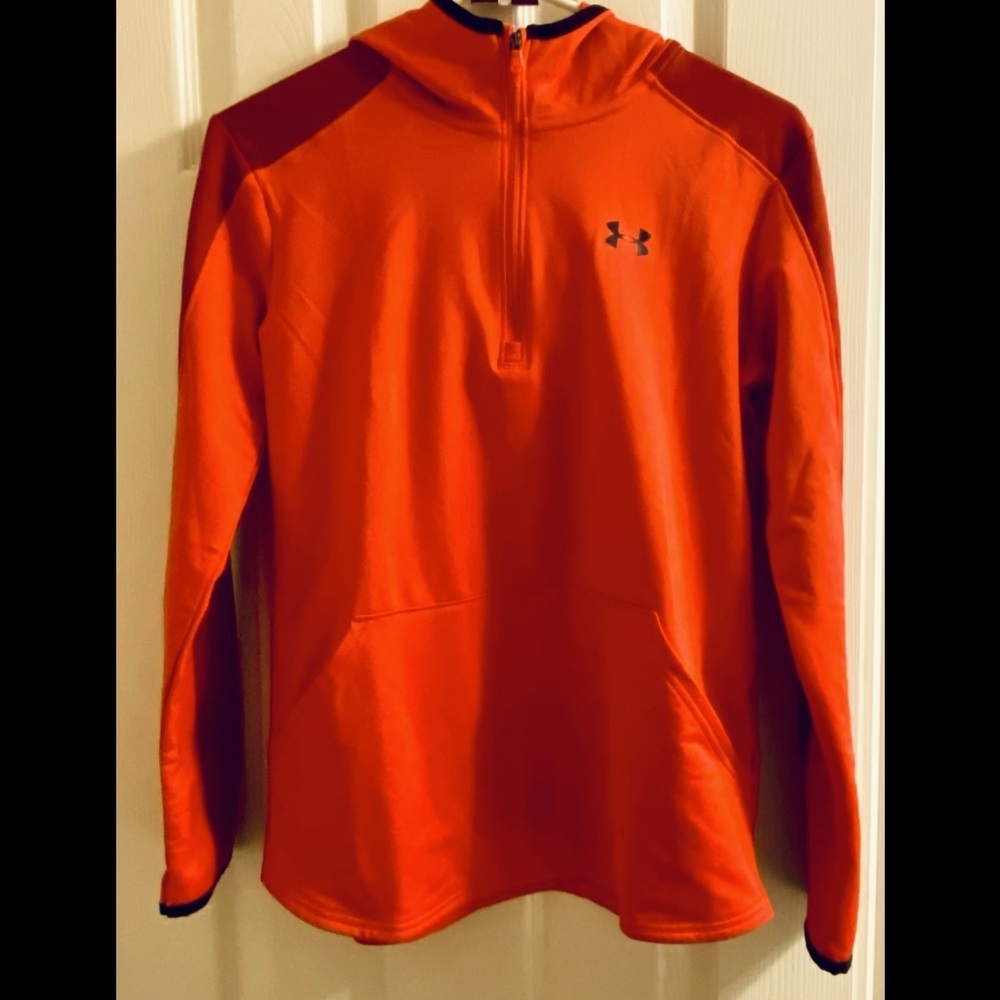 Under Armour hooded pullover YXL